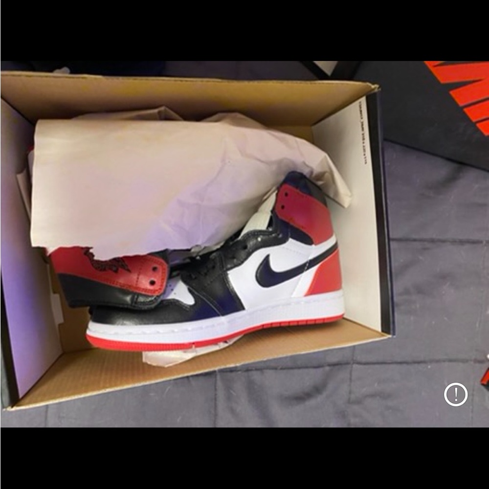 Air Jordan 1s high top unisex 2016 release